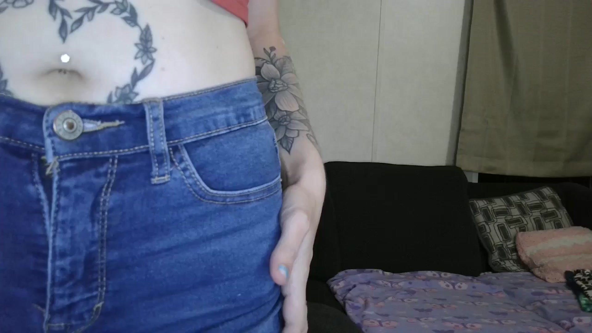 Gallery image thumbnail from Sofieyoungxxx's myfreecams stream on, 05/13/2025, 09:09 image 1 of 20