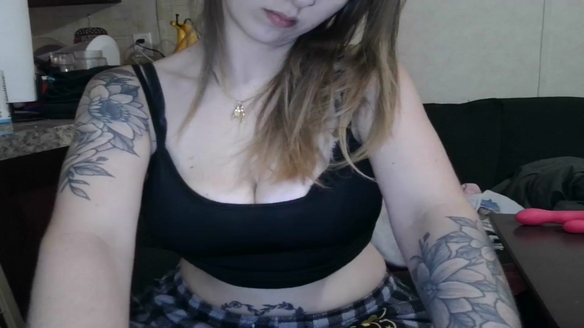Gallery image thumbnail from Sofieyoungxxx's myfreecams stream on, 05/24/2025, 09:47 image 6 of 20