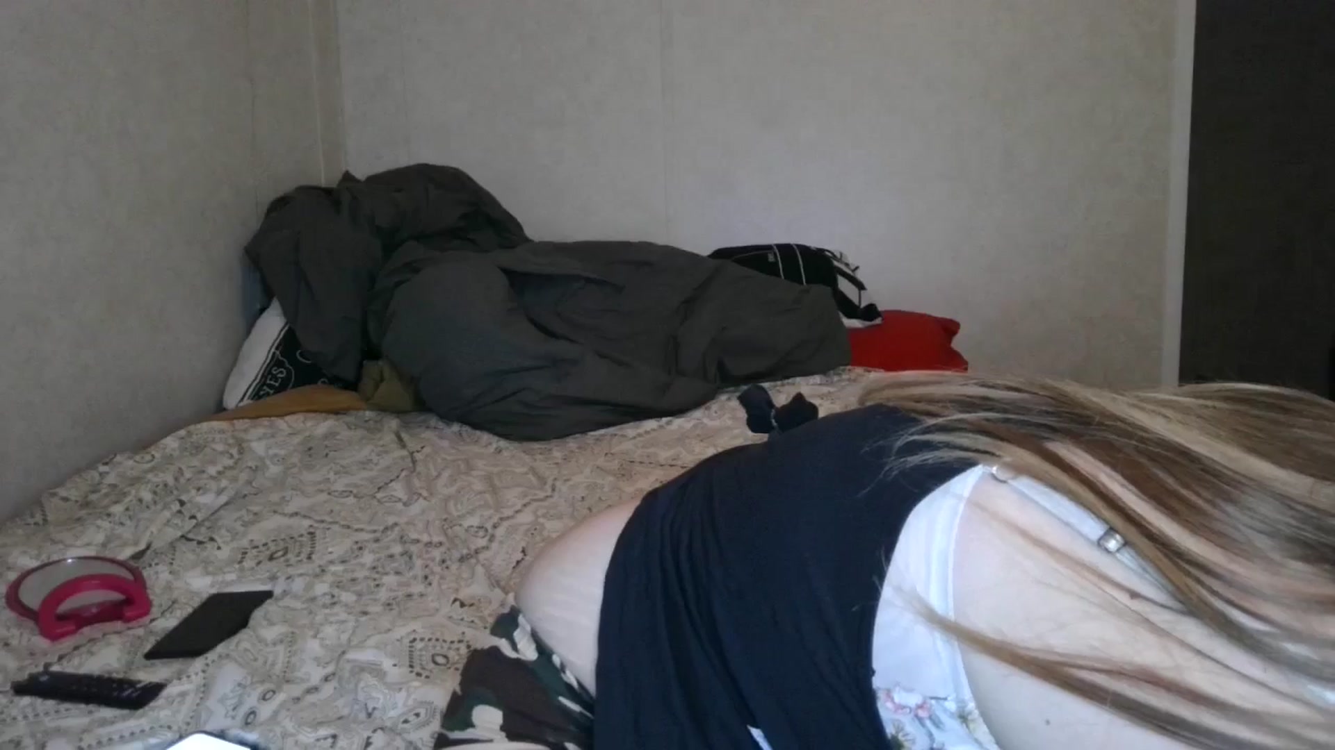 Gallery image thumbnail from Sofieyoungxxx's myfreecams stream on, 05/28/2025, 12:08 image 4 of 20