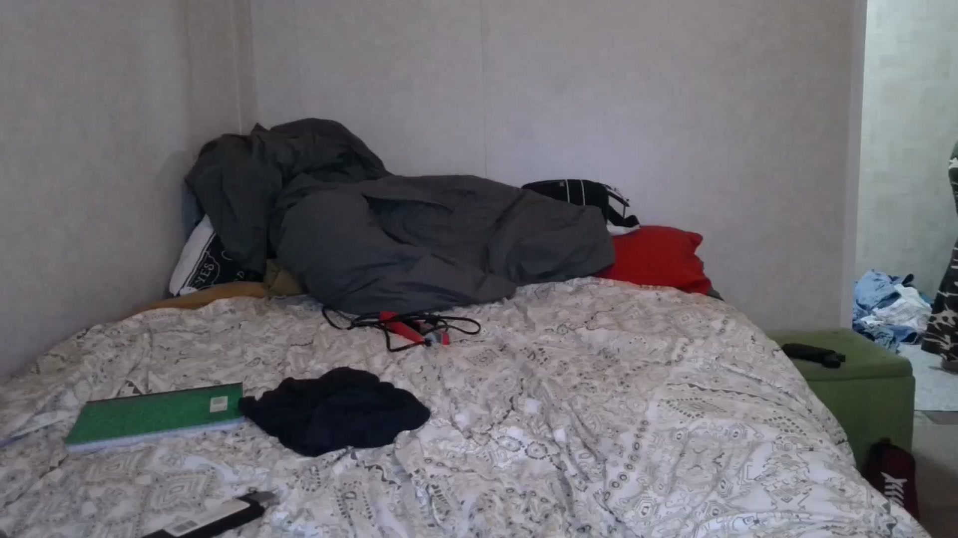 Gallery image thumbnail from Sofieyoungxxx's myfreecams stream on, 05/28/2025, 12:49 image 4 of 20