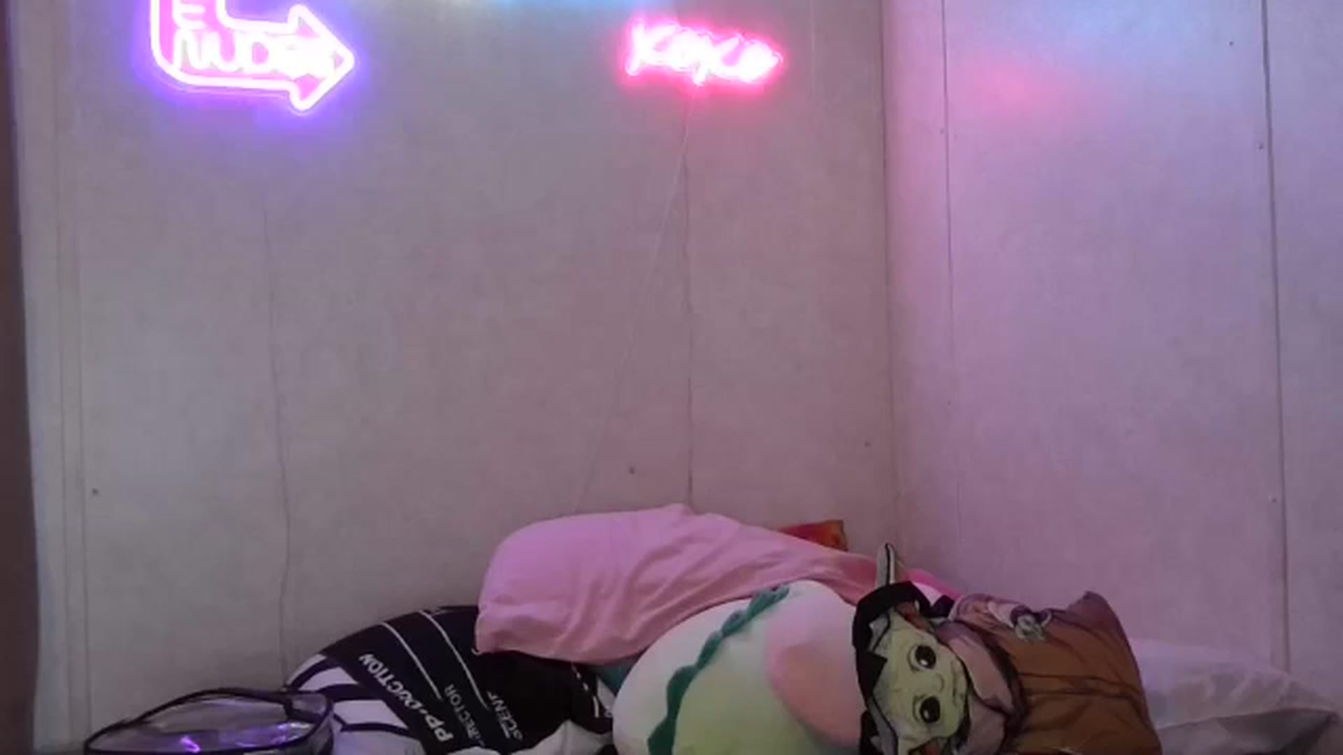 Gallery image thumbnail from Sofieyoungxxx's myfreecams stream on, 10/27/2025, 07:41 image 16 of 20