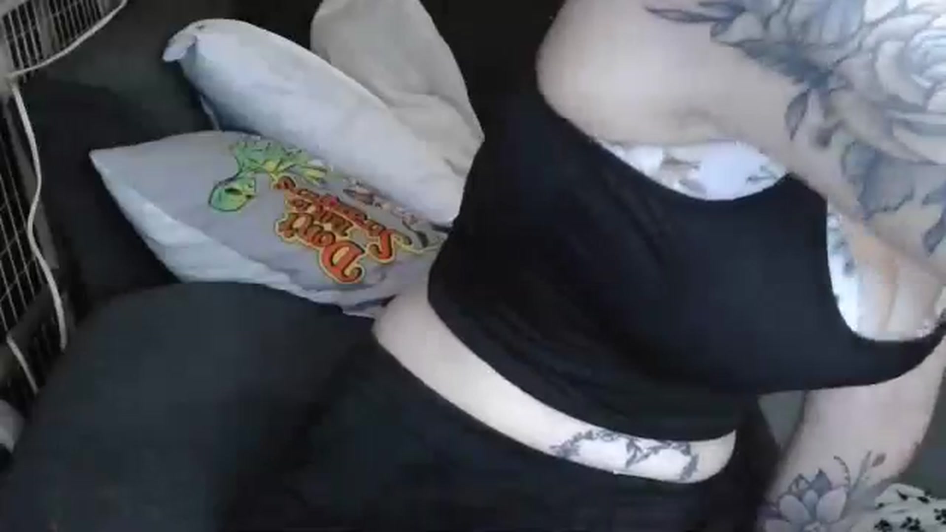 Gallery image thumbnail from Sofieyoungxxx's myfreecams stream on, 10/28/2025, 11:36 image 15 of 20