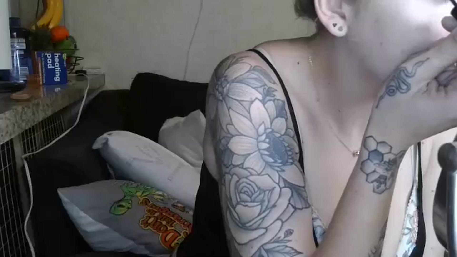 Gallery image thumbnail from Sofieyoungxxx's myfreecams stream on, 10/28/2025, 11:36 image 17 of 20