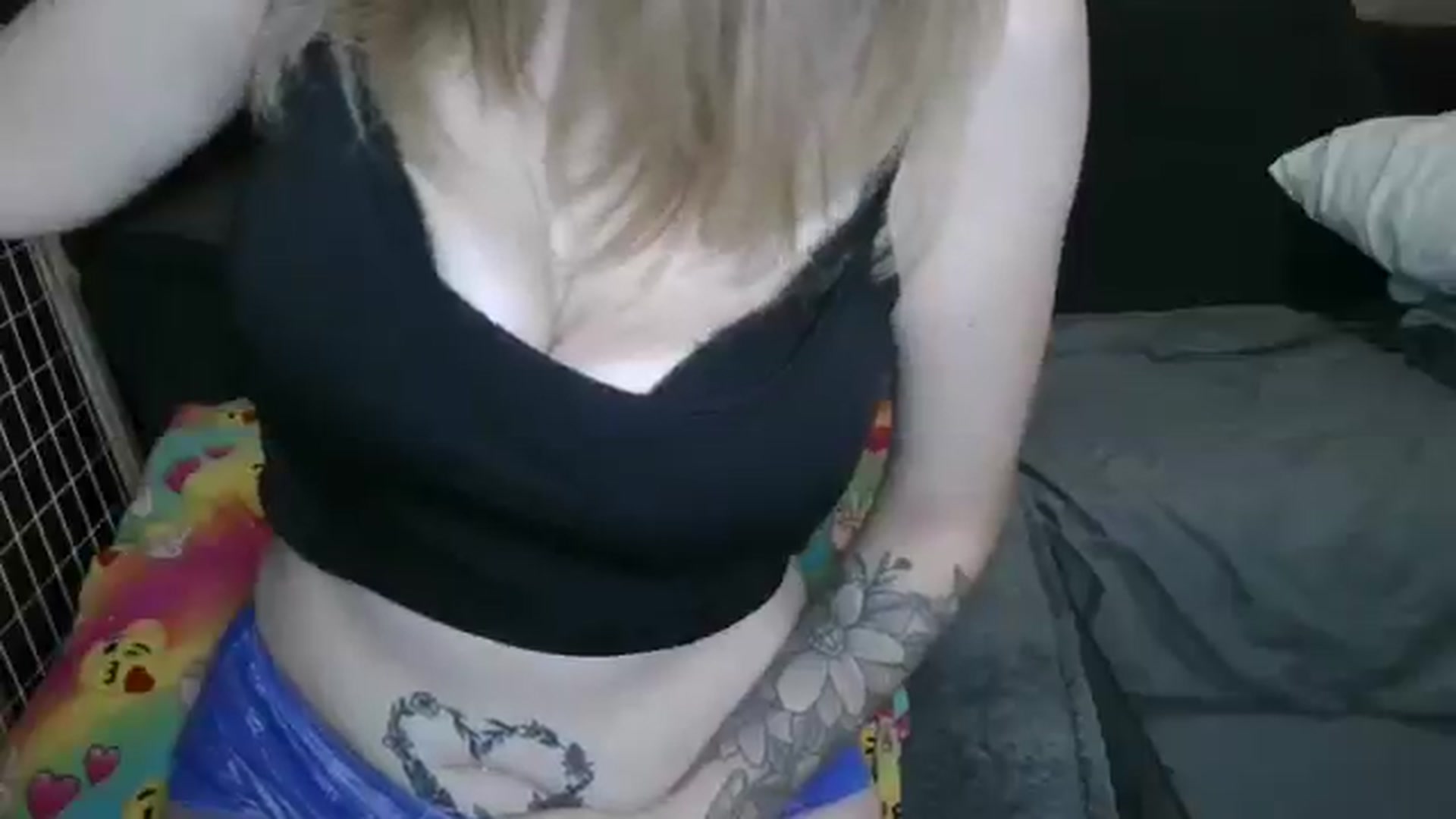 Gallery image thumbnail from Sofieyoungxxx's myfreecams stream on, 10/29/2025, 08:43 image 13 of 20