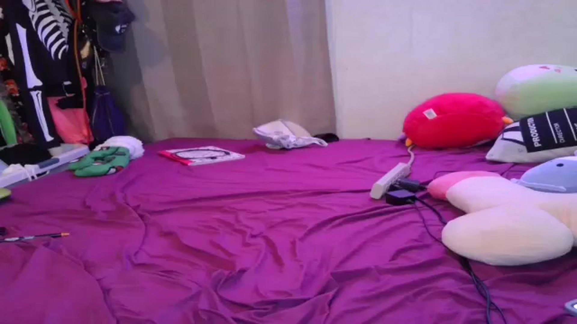 Gallery image thumbnail from Sofieyoungxxx's myfreecams stream on, 11/12/2025, 12:52 image 16 of 20