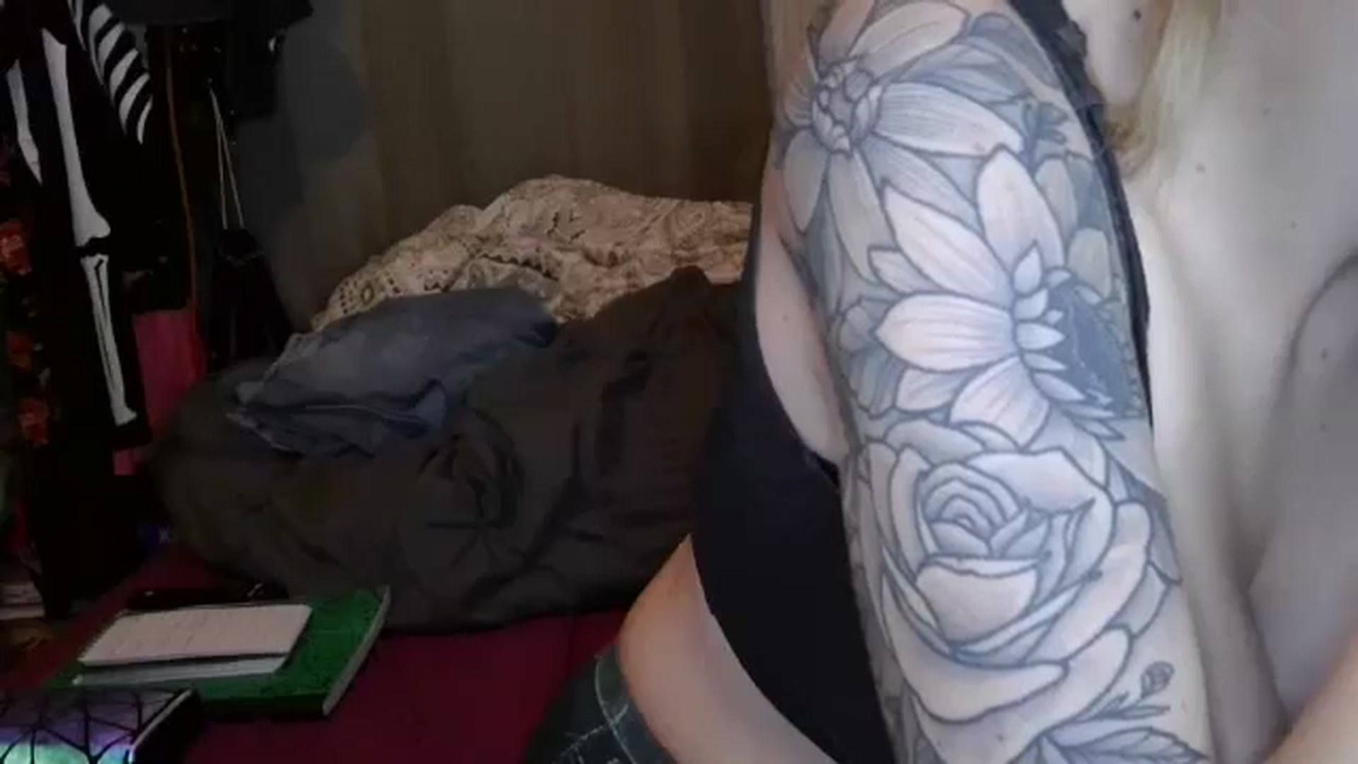 Gallery image thumbnail from Sofieyoungxxx's myfreecams stream on, 11/20/2025, 08:57 image 14 of 20