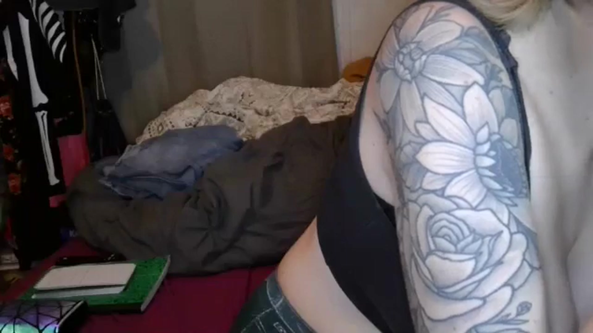 Gallery image thumbnail from Sofieyoungxxx's myfreecams stream on, 11/20/2025, 08:57 image 11 of 20