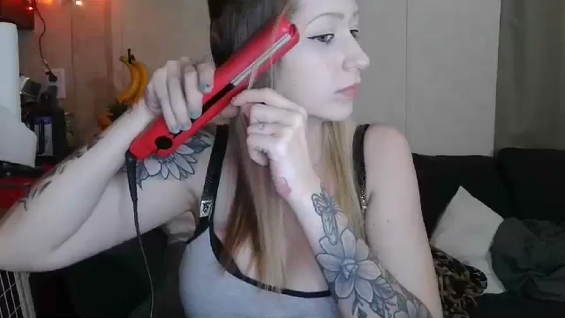 Gallery image thumbnail from Sofieyoungxxx's myfreecams stream on, 12/07/2025, 14:04 image 17 of 20