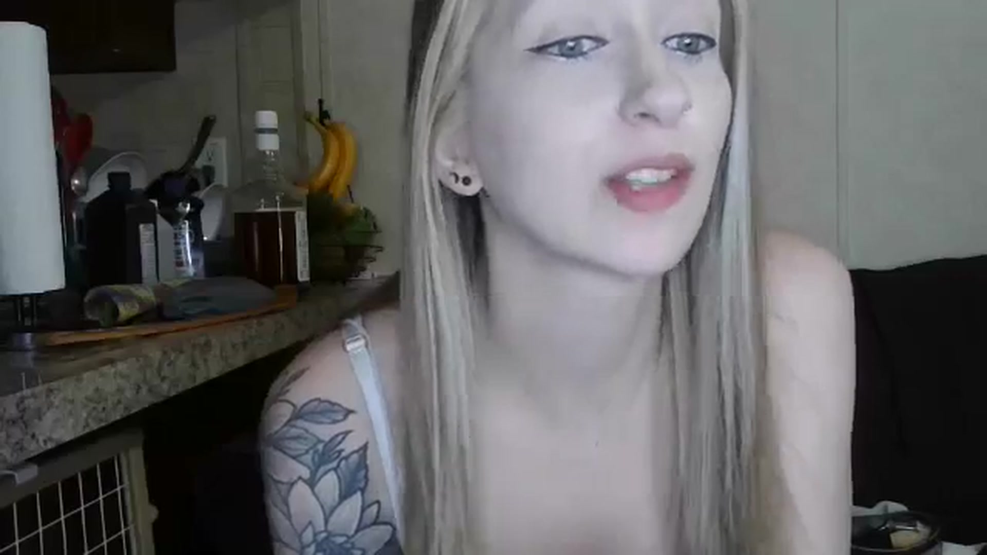 Gallery image thumbnail from Sofieyoungxxx's myfreecams stream on, 01/29/2026, 11:50 image 10 of 20