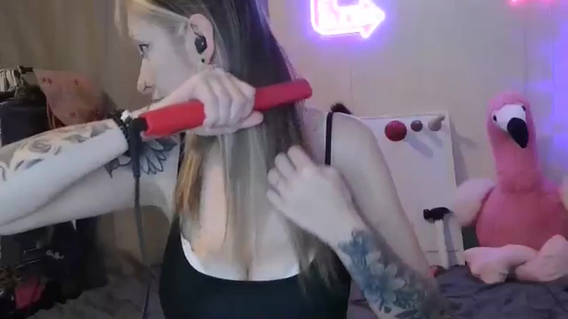 Gallery image thumbnail from Sofieyoungxxx's myfreecams stream on, 02/06/2026, 10:42 image 5 of 20