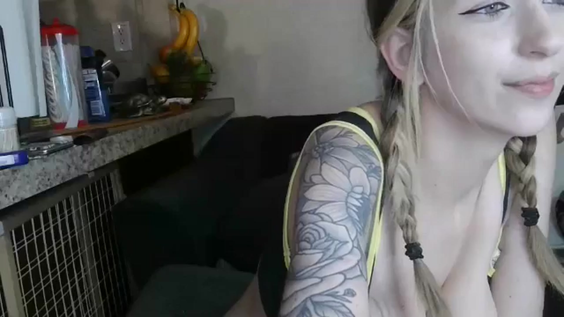 Gallery image thumbnail from Sofieyoungxxx's myfreecams stream on, 03/10/2026, 15:09 image 20 of 20