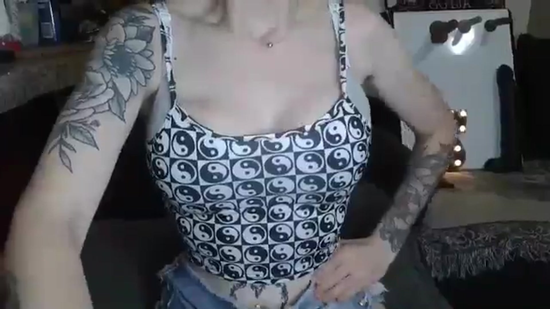 Gallery image thumbnail from Sofieyoungxxx's myfreecams stream on, 03/12/2026, 13:41 image 17 of 20