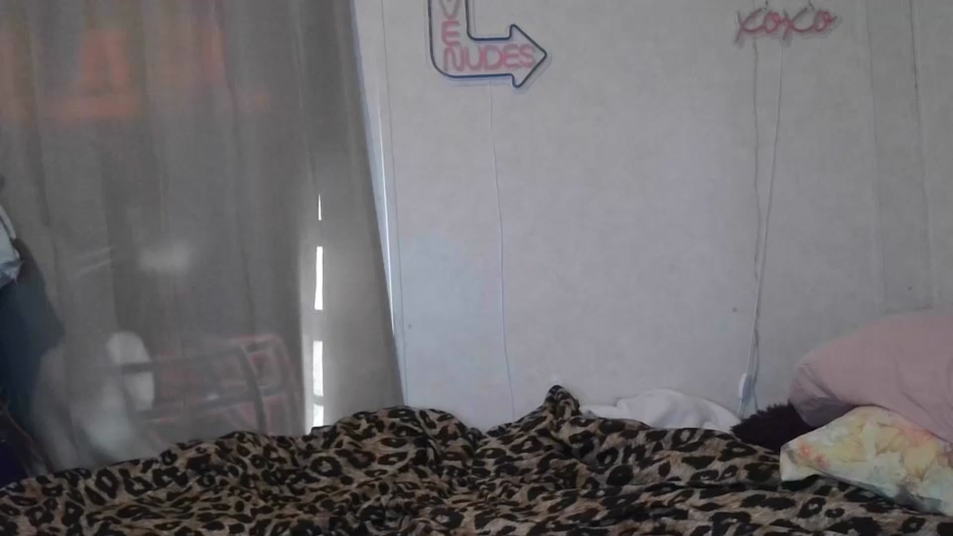 Gallery image thumbnail from Sofieyoungxxx's myfreecams stream on, 03/22/2026, 16:40 image 14 of 20
