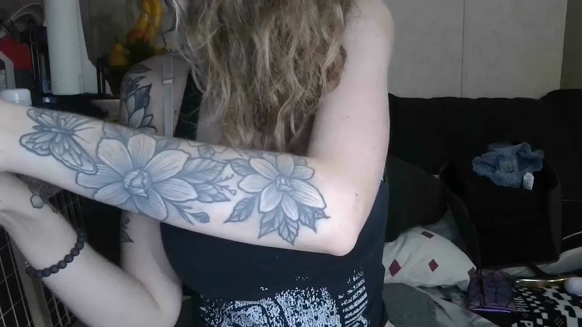 Gallery image thumbnail from Sofieyoungxxx's myfreecams stream on, 04/13/2026, 13:01 image 20 of 20