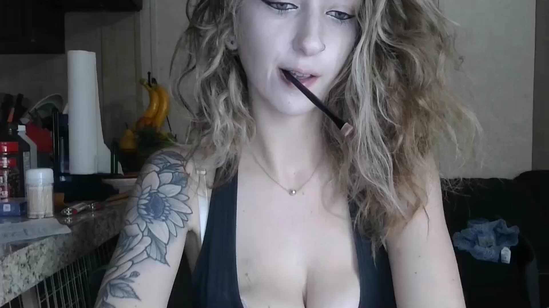 Gallery image thumbnail from Sofieyoungxxx's myfreecams stream on, 04/13/2026, 13:26 image 12 of 20