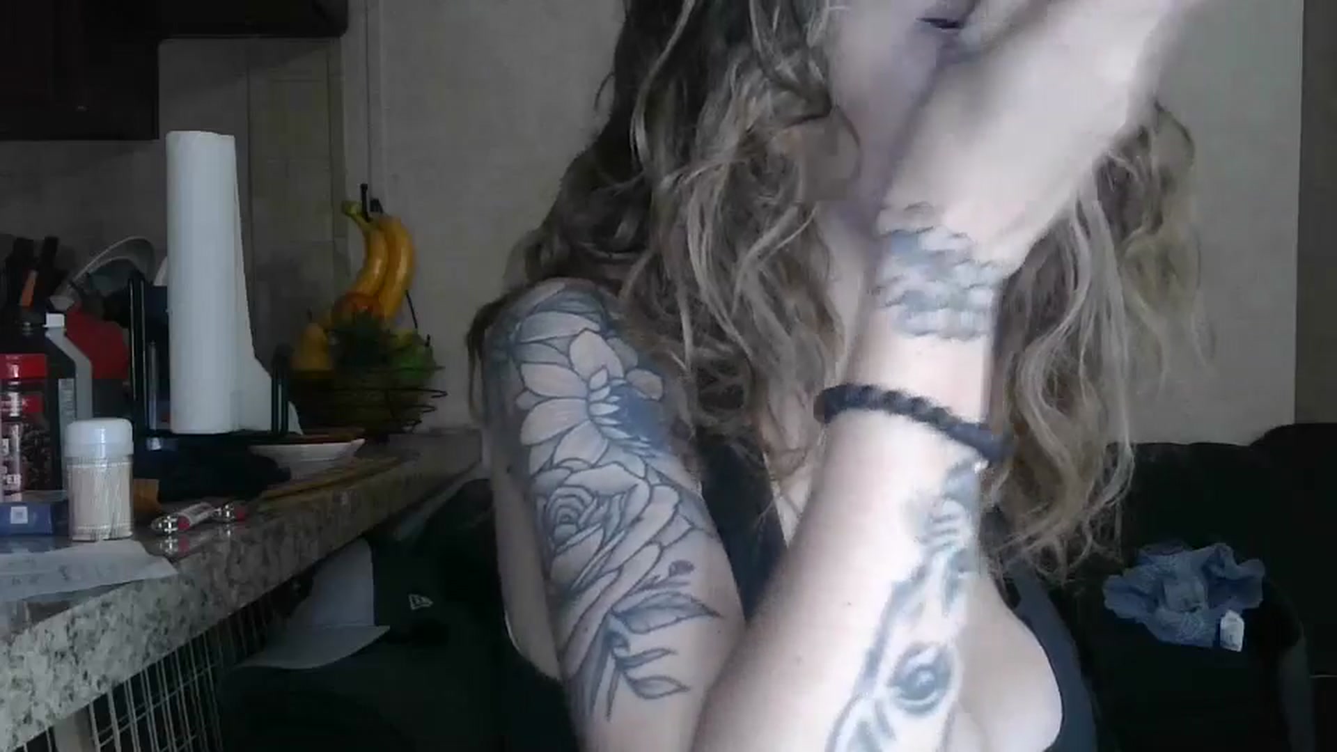 Gallery image thumbnail from Sofieyoungxxx's myfreecams stream on, 04/13/2026, 13:26 image 17 of 20