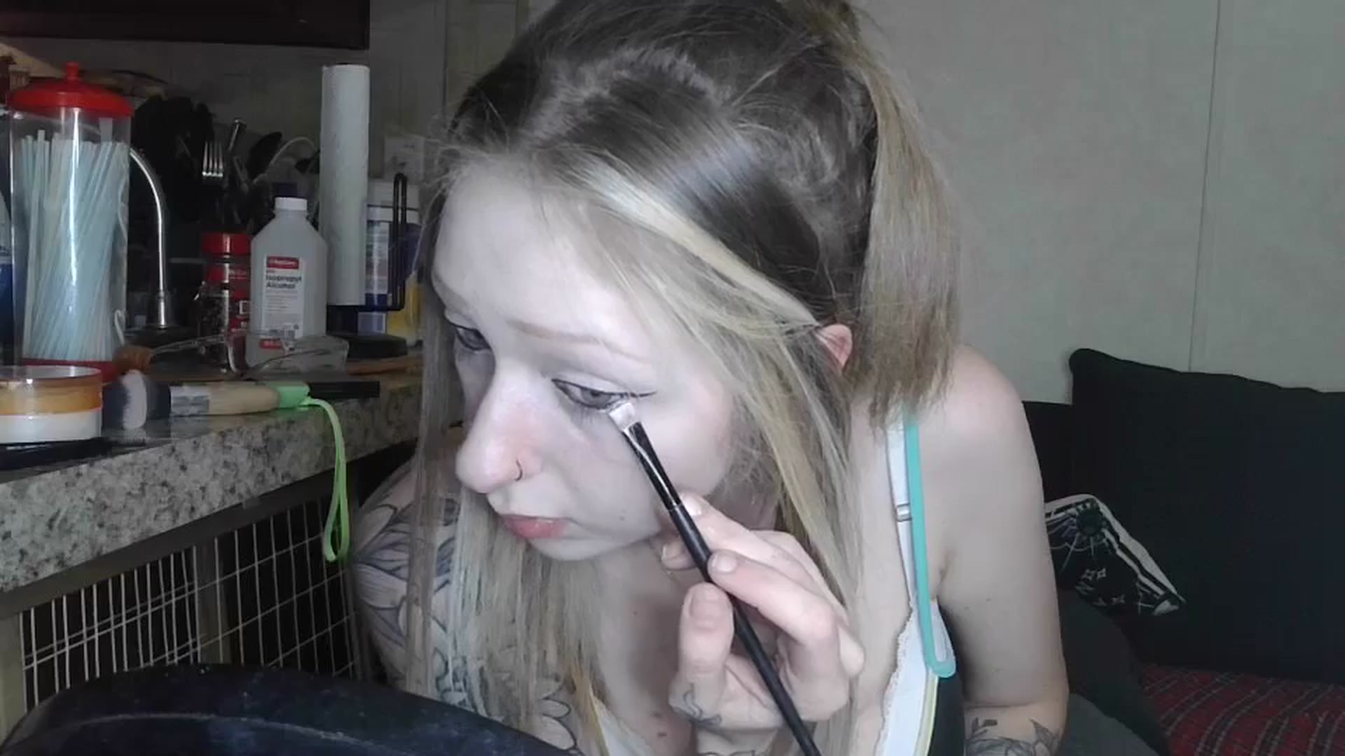 Gallery image thumbnail from Sofieyoungxxx's myfreecams stream on, 04/22/2026, 12:41 image 3 of 20