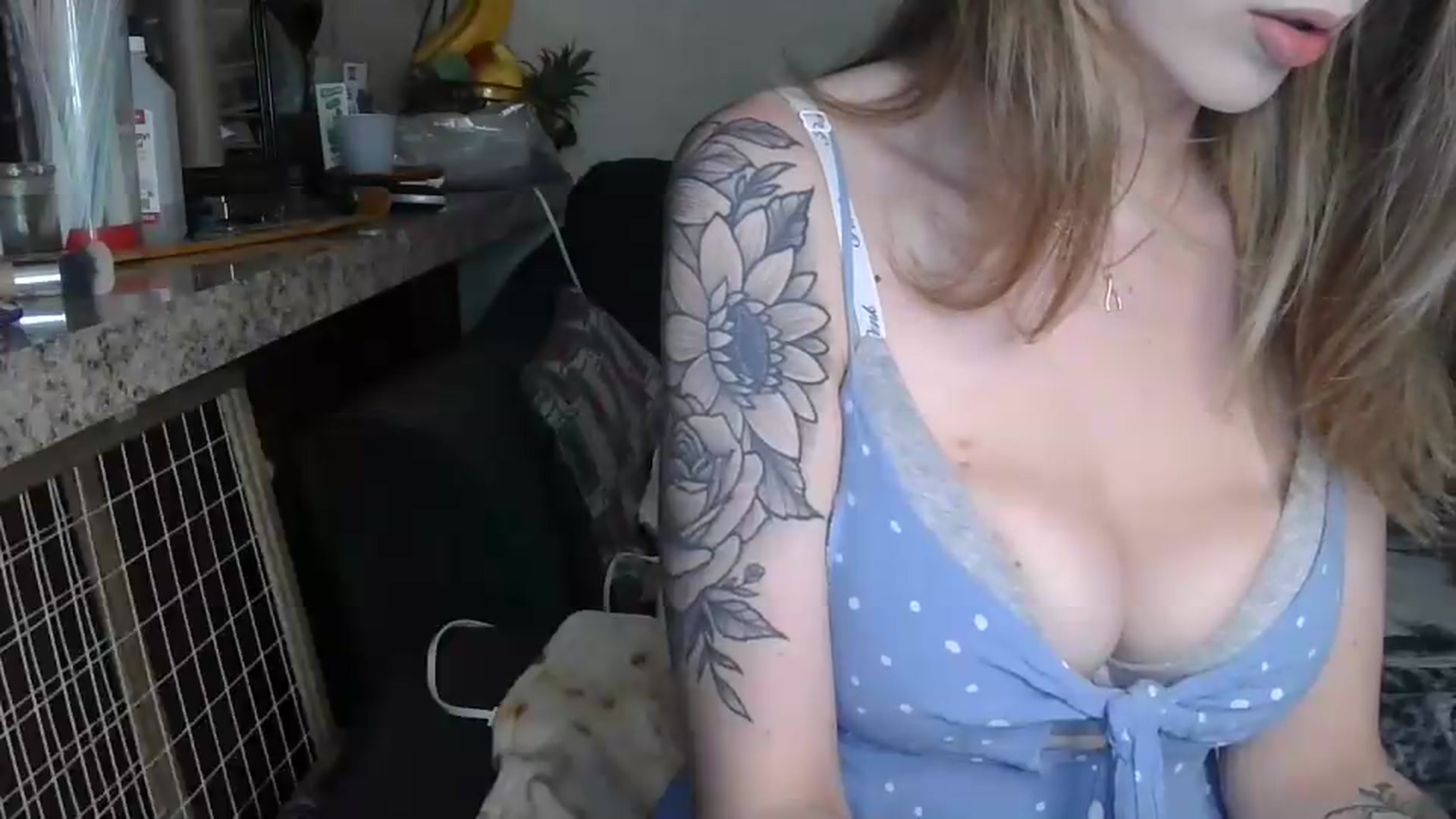 Gallery image thumbnail from Sofieyoungxxx's myfreecams stream on, 04/25/2026, 14:39 image 11 of 20
