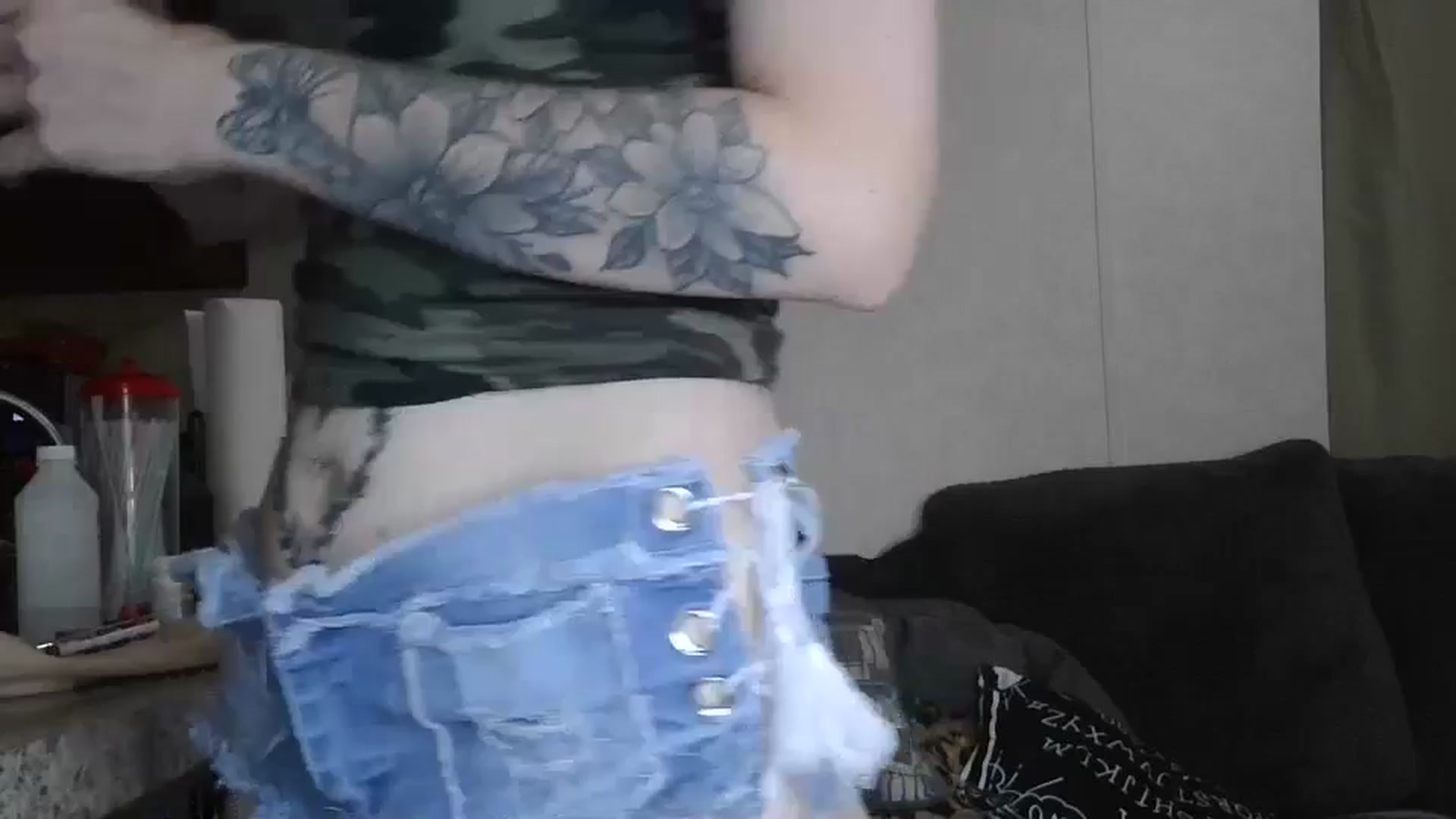 Gallery image thumbnail from Sofieyoungxxx's myfreecams stream on, 04/27/2026, 10:32 image 11 of 20
