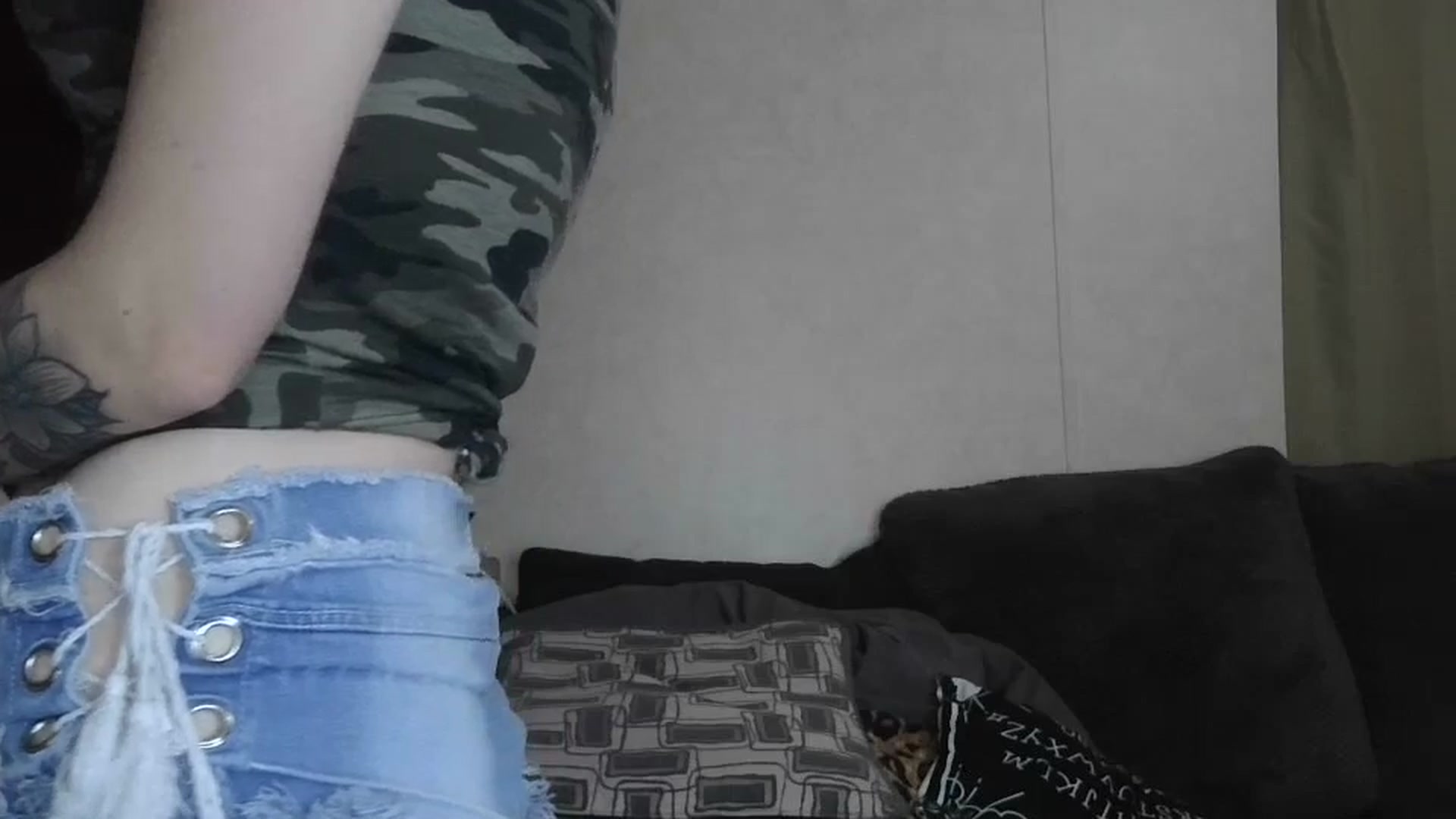Gallery image thumbnail from Sofieyoungxxx's myfreecams stream on, 04/27/2026, 10:32 image 12 of 20