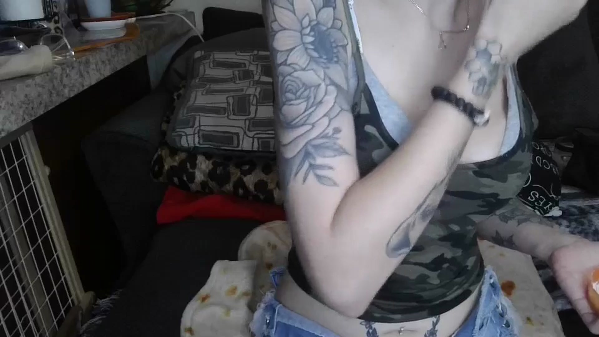 Gallery image thumbnail from Sofieyoungxxx's myfreecams stream on, 04/27/2026, 10:32 image 19 of 20