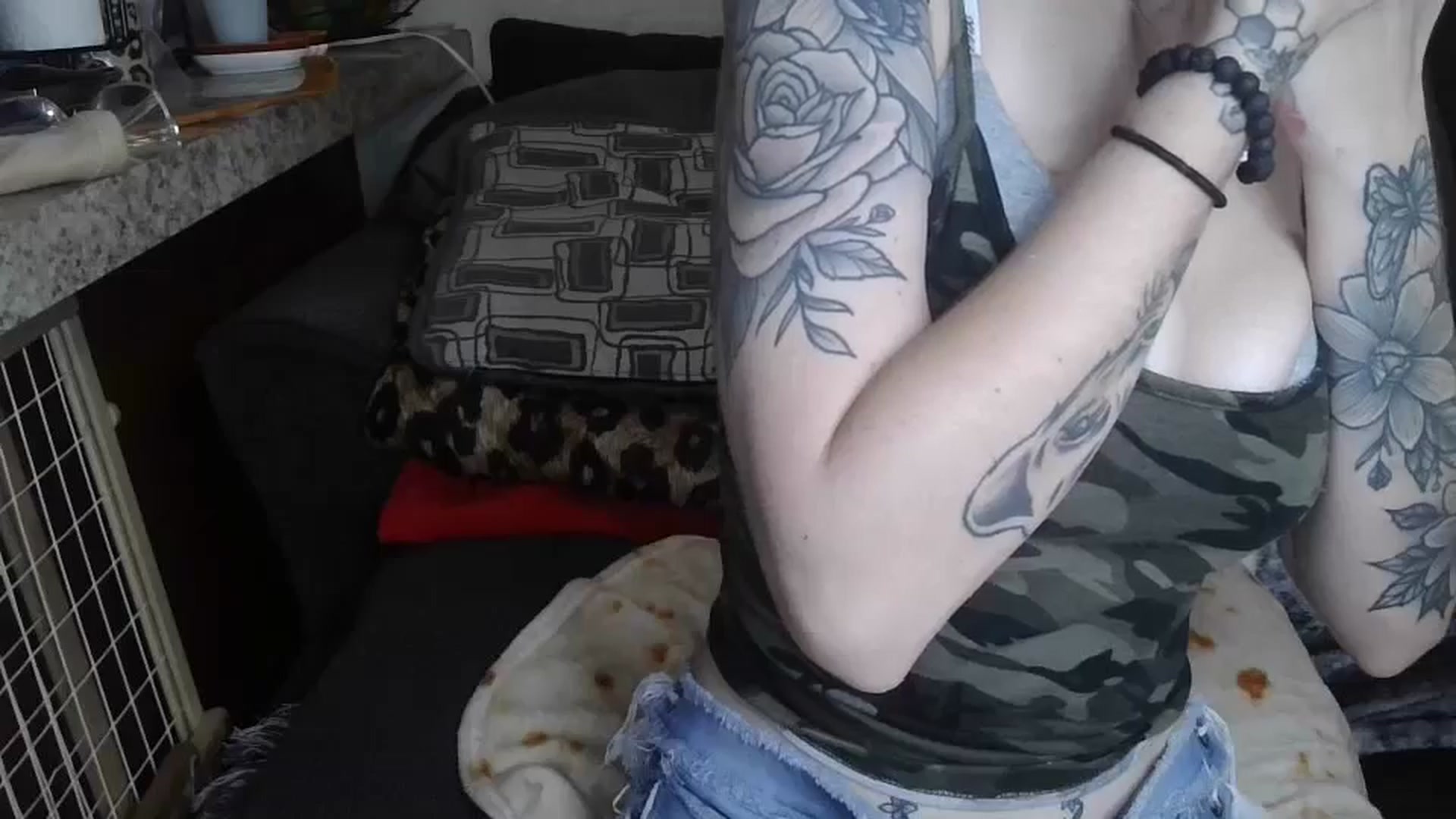 Gallery image thumbnail from Sofieyoungxxx's myfreecams stream on, 04/27/2026, 10:56 image 7 of 20