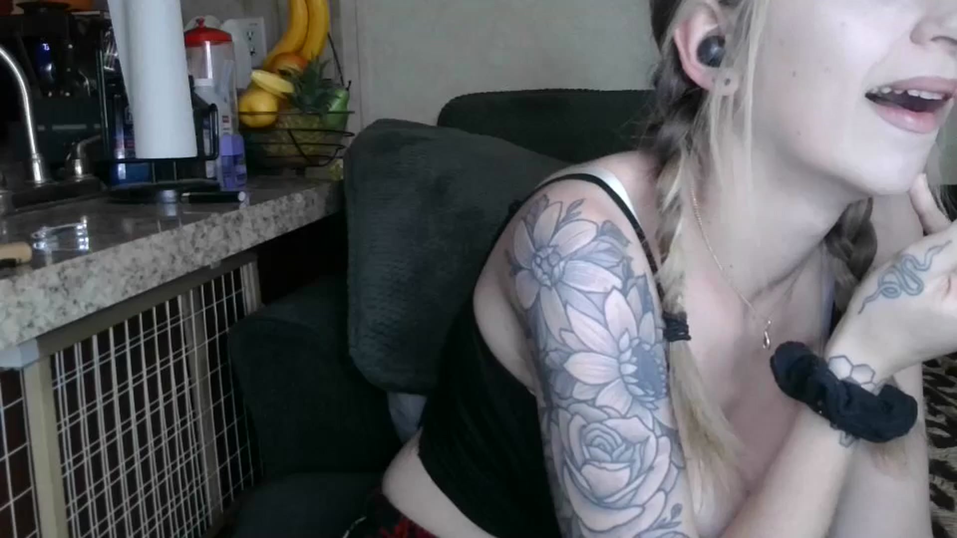 Gallery image thumbnail from Sofieyoungxxx's myfreecams stream on, 05/09/2026, 11:58 image 13 of 20