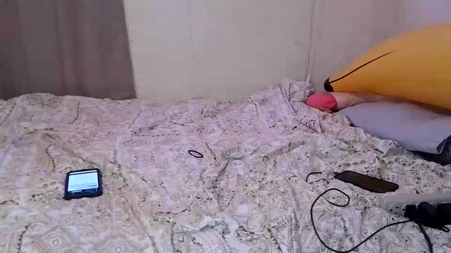 Gallery image thumbnail from Sofieyoungxxx's myfreecams stream on, 06/04/2026, 10:32 image 13 of 20