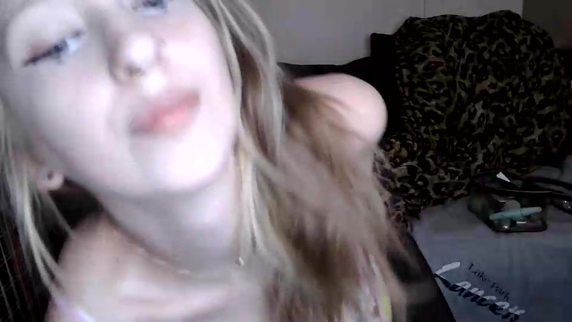 Gallery image thumbnail from Sofieyoungxxx's myfreecams stream on, 06/09/2026, 12:39 image 12 of 20