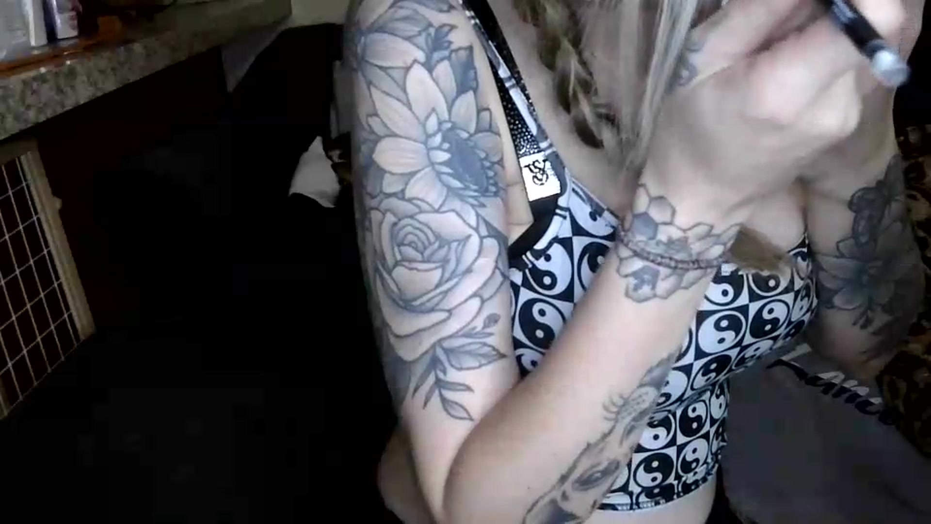 Gallery image thumbnail from Sofieyoungxxx's myfreecams stream on, 06/15/2026, 09:17 image 17 of 20