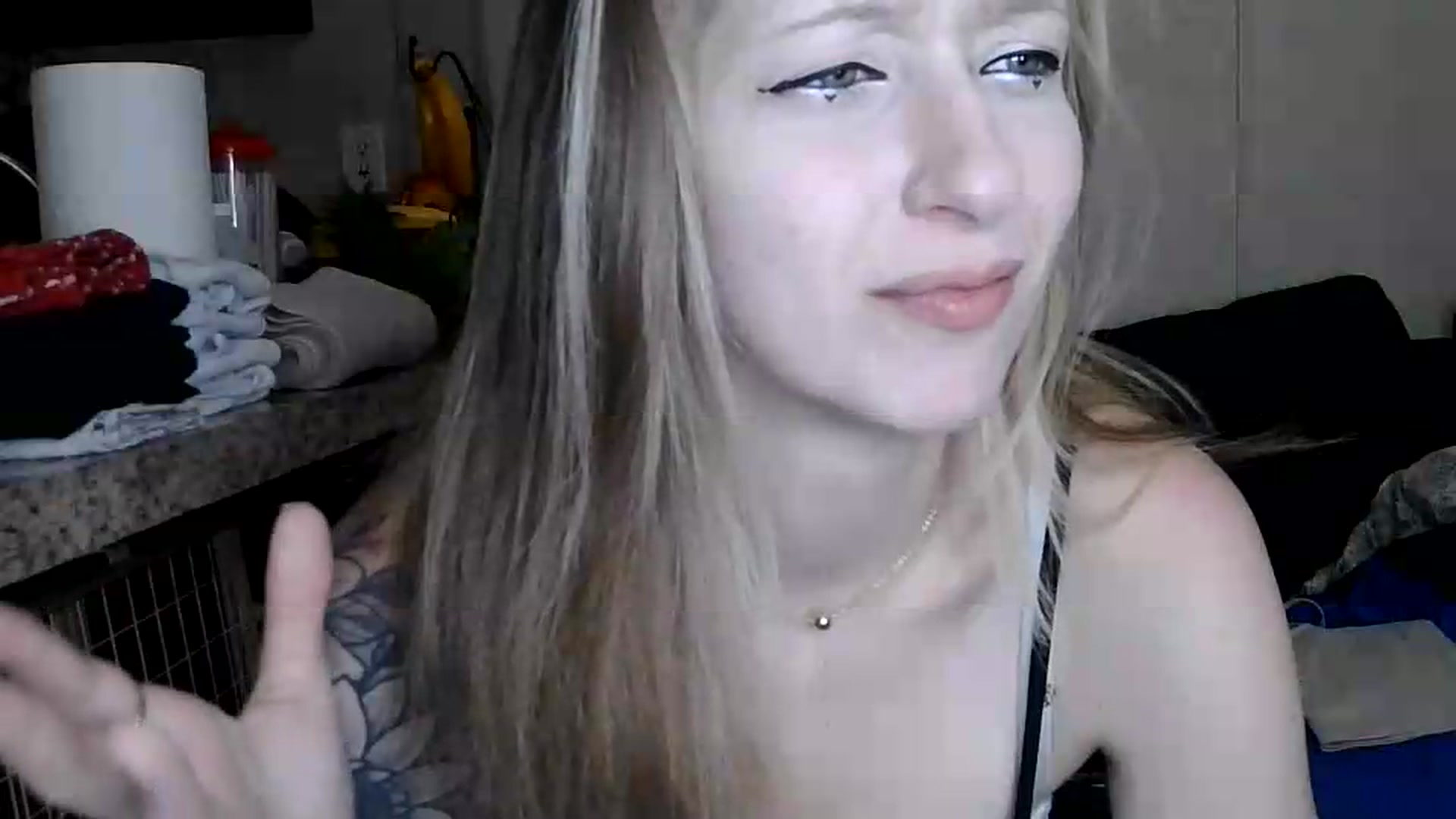 Gallery image thumbnail from Sofieyoungxxx's myfreecams stream on, 06/21/2026, 12:21 image 10 of 20