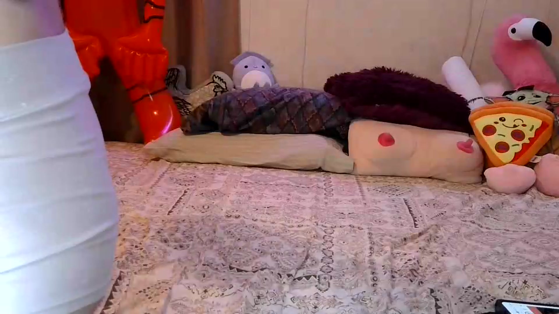 Gallery image thumbnail from Sofieyoungxxx's myfreecams stream on, 07/05/2026, 12:23 image 9 of 20
