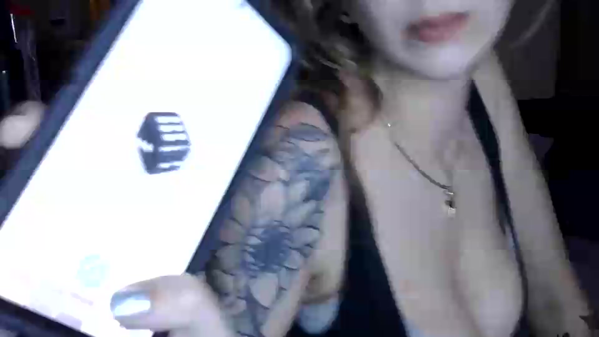 Gallery image thumbnail from Sofieyoungxxx's myfreecams stream on, 08/17/2026, 10:23 image 1 of 20