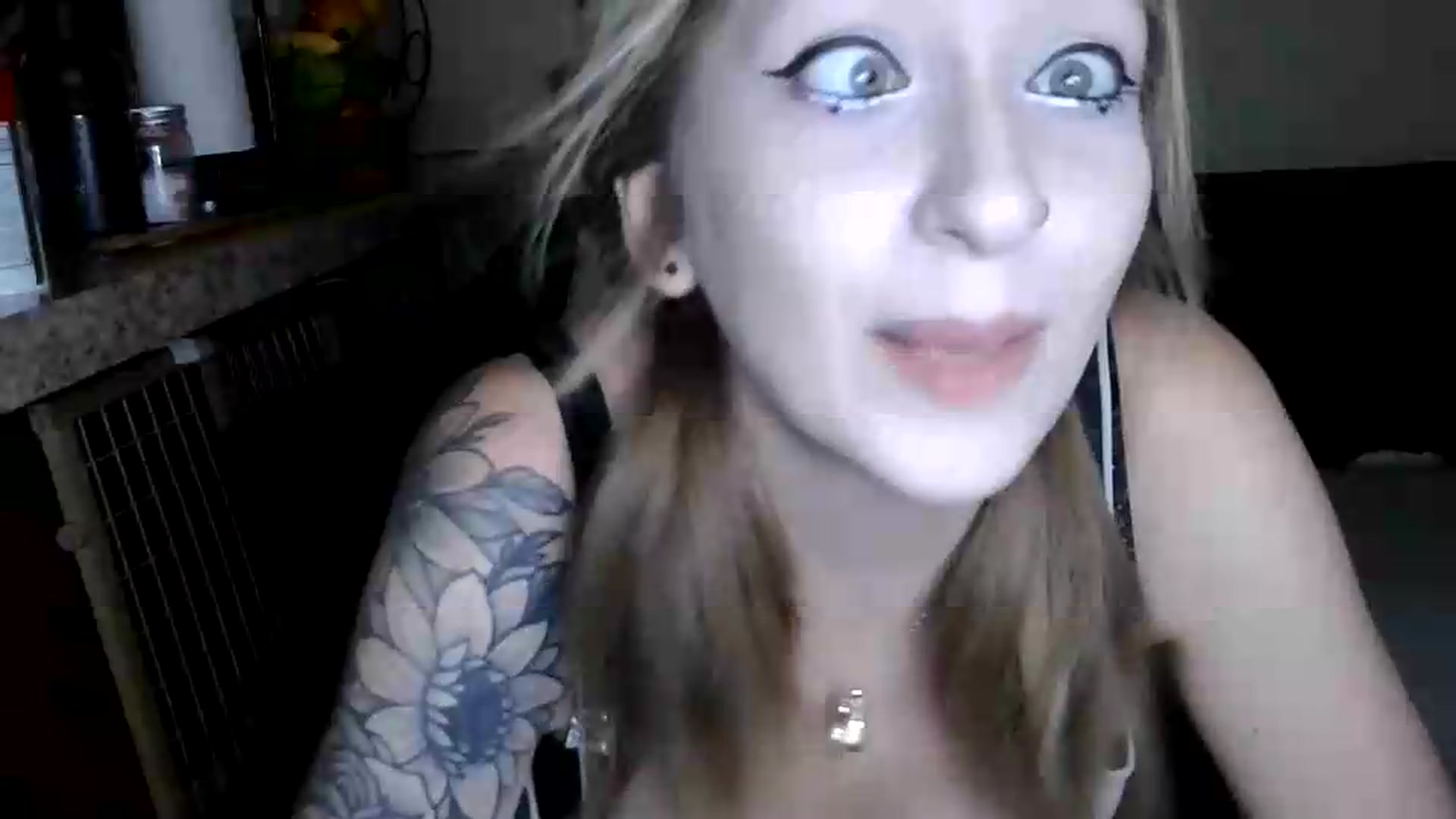 Gallery image thumbnail from Sofieyoungxxx's myfreecams stream on, 08/18/2026, 07:41 image 11 of 20