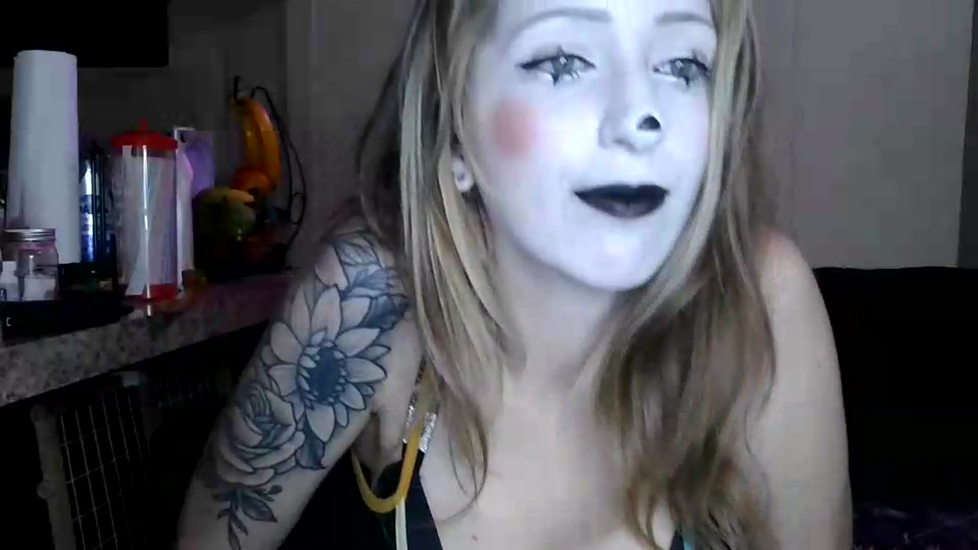 Gallery image thumbnail from Sofieyoungxxx's myfreecams stream on, 08/28/2026, 08:54 image 5 of 20
