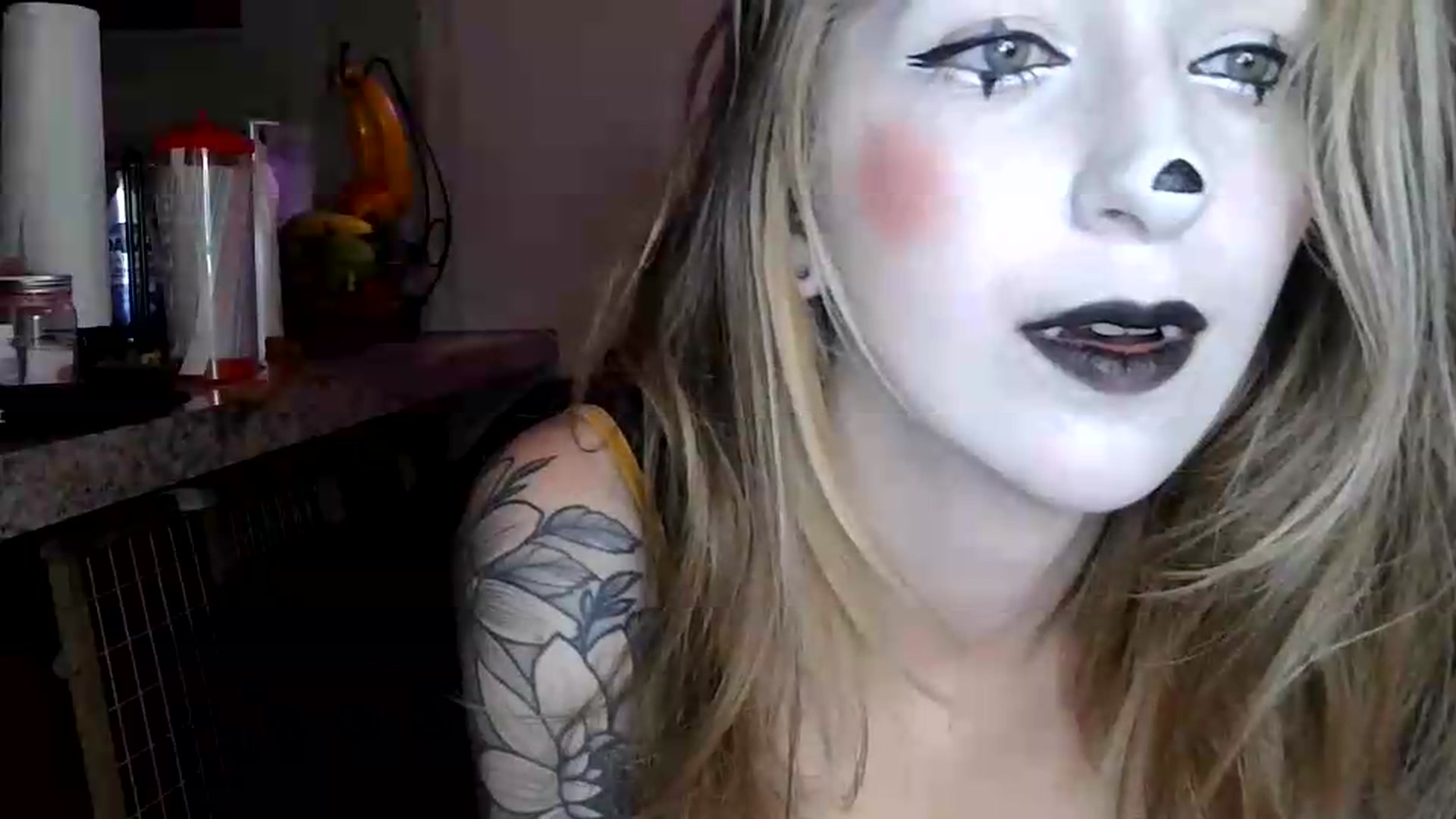 Gallery image thumbnail from Sofieyoungxxx's myfreecams stream on, 08/28/2026, 08:54 image 13 of 20