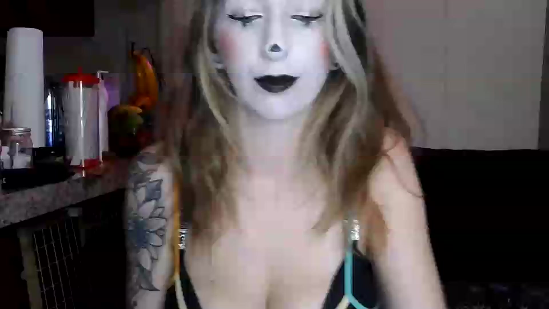 Gallery image thumbnail from Sofieyoungxxx's myfreecams stream on, 08/28/2026, 08:54 image 1 of 20