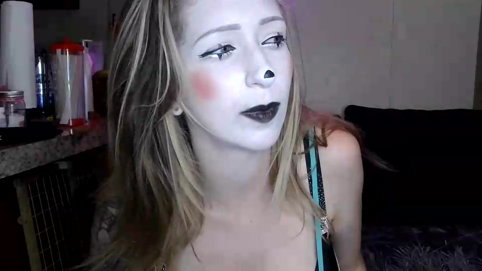 Gallery image thumbnail from Sofieyoungxxx's myfreecams stream on, 08/28/2026, 08:54 image 10 of 20