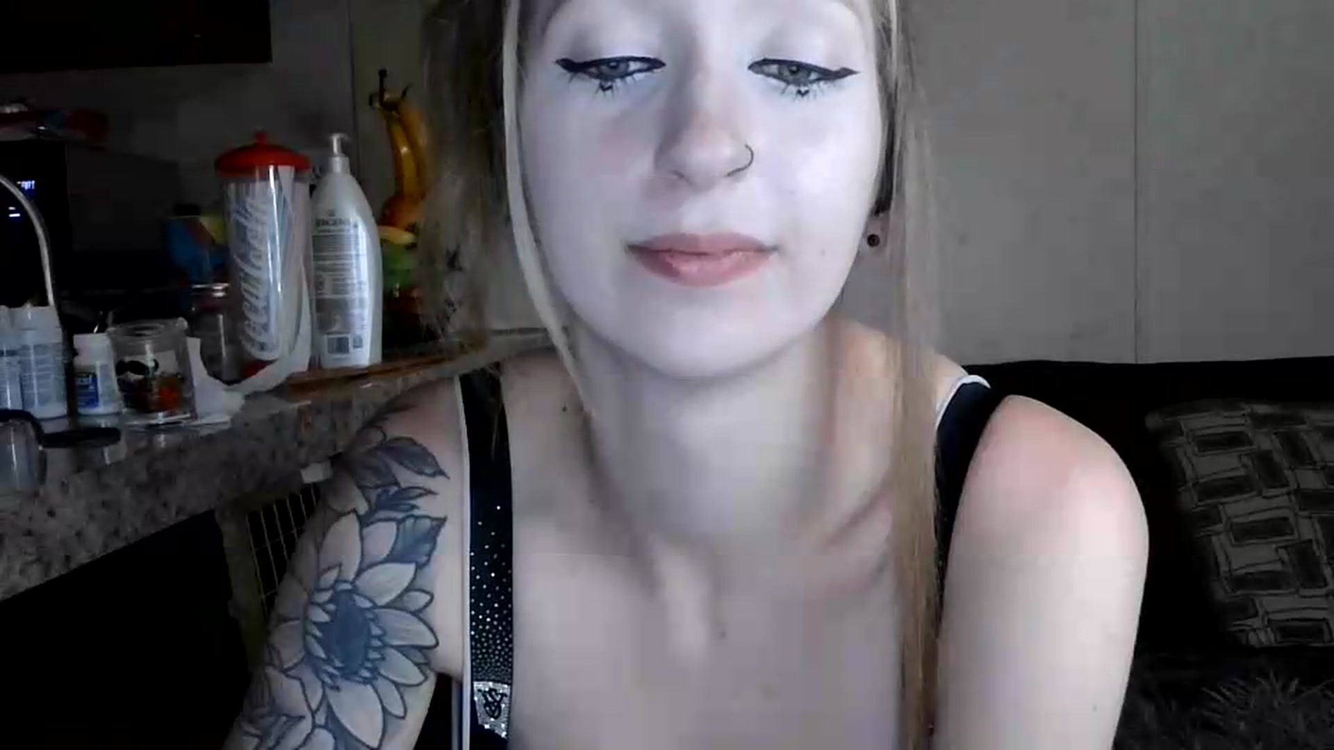 Gallery image thumbnail from Sofieyoungxxx's myfreecams stream on, 08/30/2026, 11:55 image 3 of 20