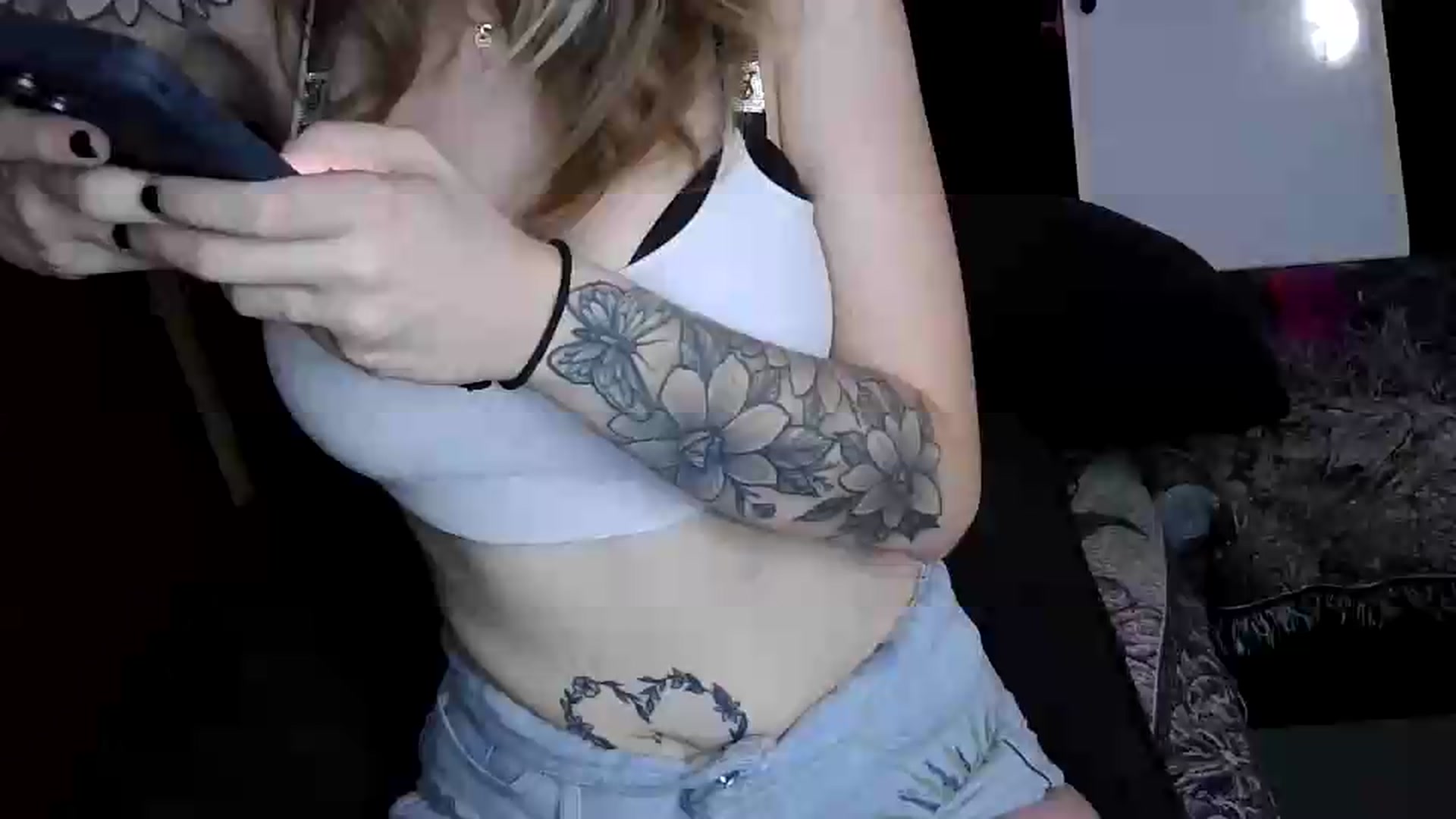 Gallery image thumbnail from Sofieyoungxxx's myfreecams stream on, 08/31/2026, 10:43 image 4 of 20