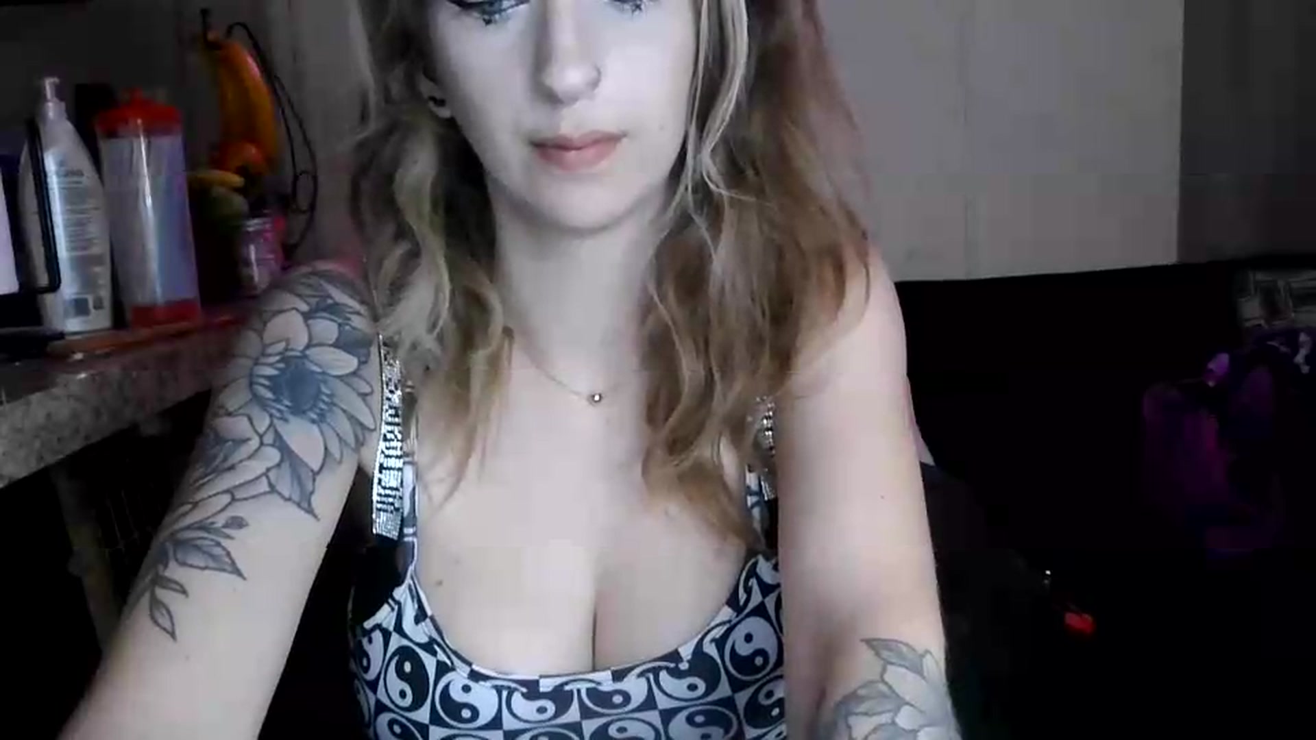 Gallery image thumbnail from Sofieyoungxxx's myfreecams stream on, 09/08/2026, 10:14 image 4 of 20