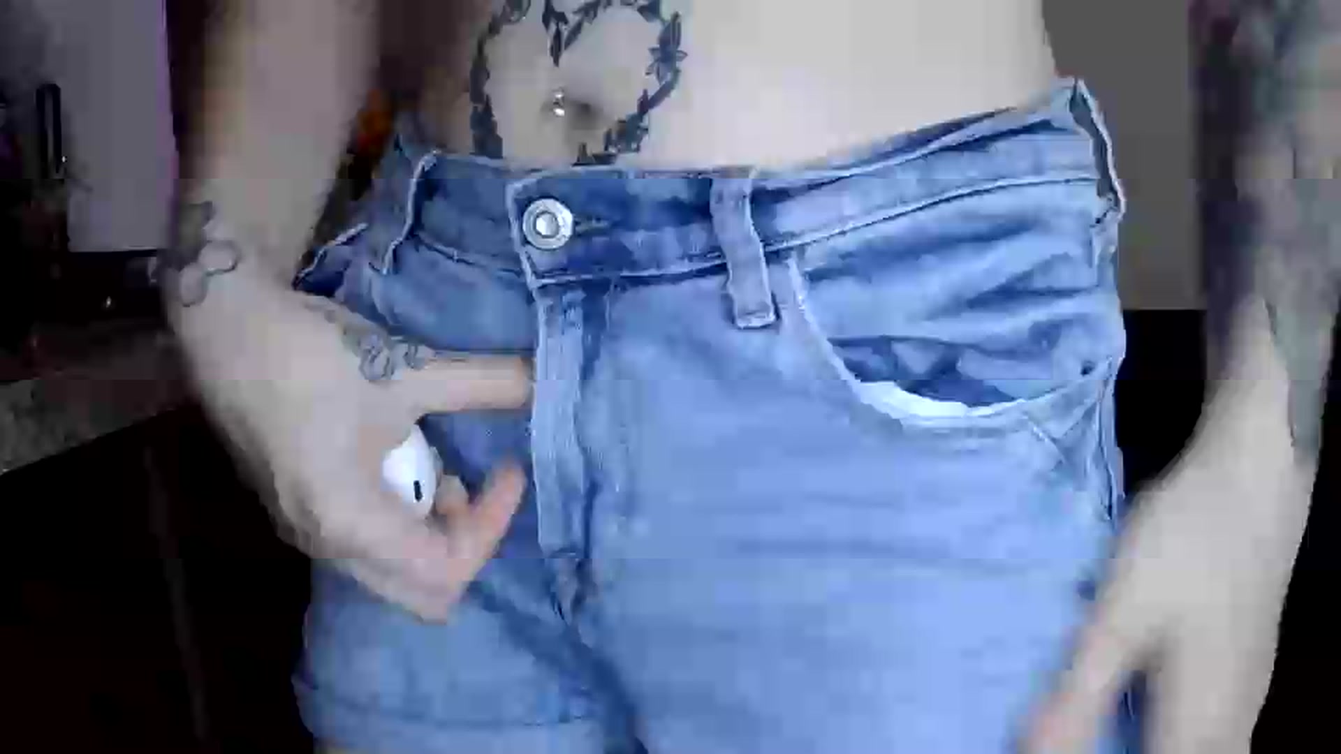 Gallery image thumbnail from Sofieyoungxxx's myfreecams stream on, 09/15/2026, 10:49 image 14 of 20