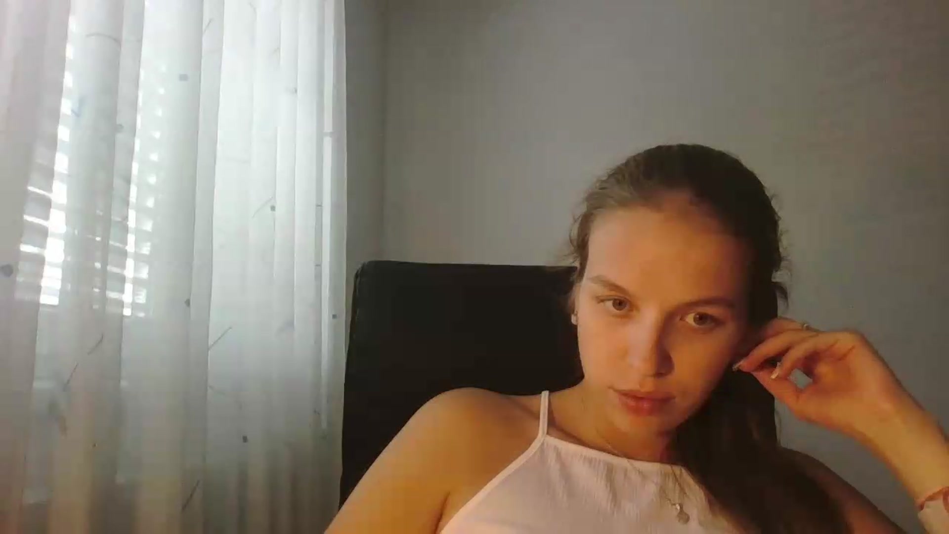 Gallery image thumbnail from Sofinka354's myfreecams stream on, 06/11/2026, 09:55 image 16 of 20