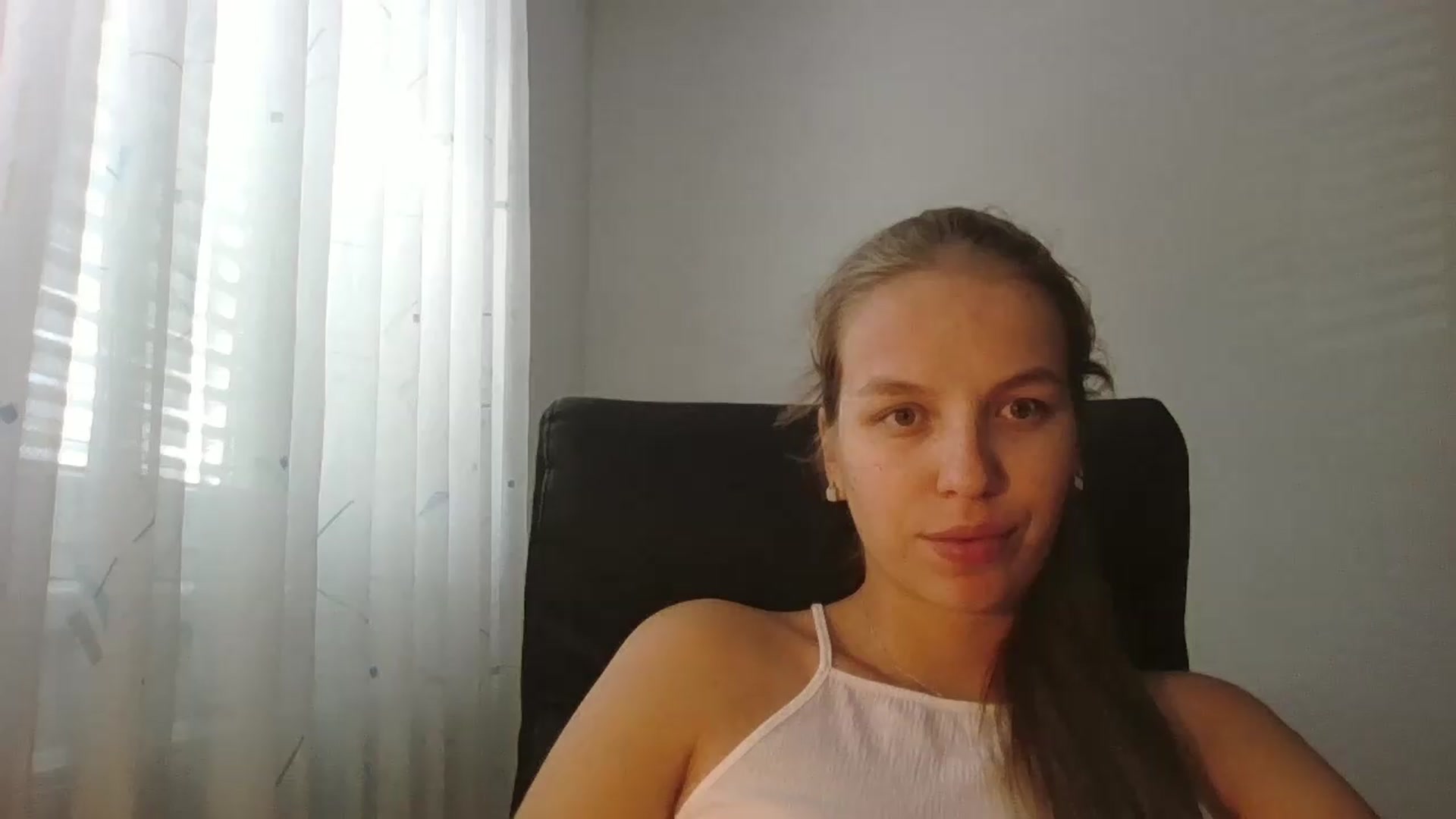 Gallery image thumbnail from Sofinka354's myfreecams stream on, 06/11/2026, 09:55 image 13 of 20