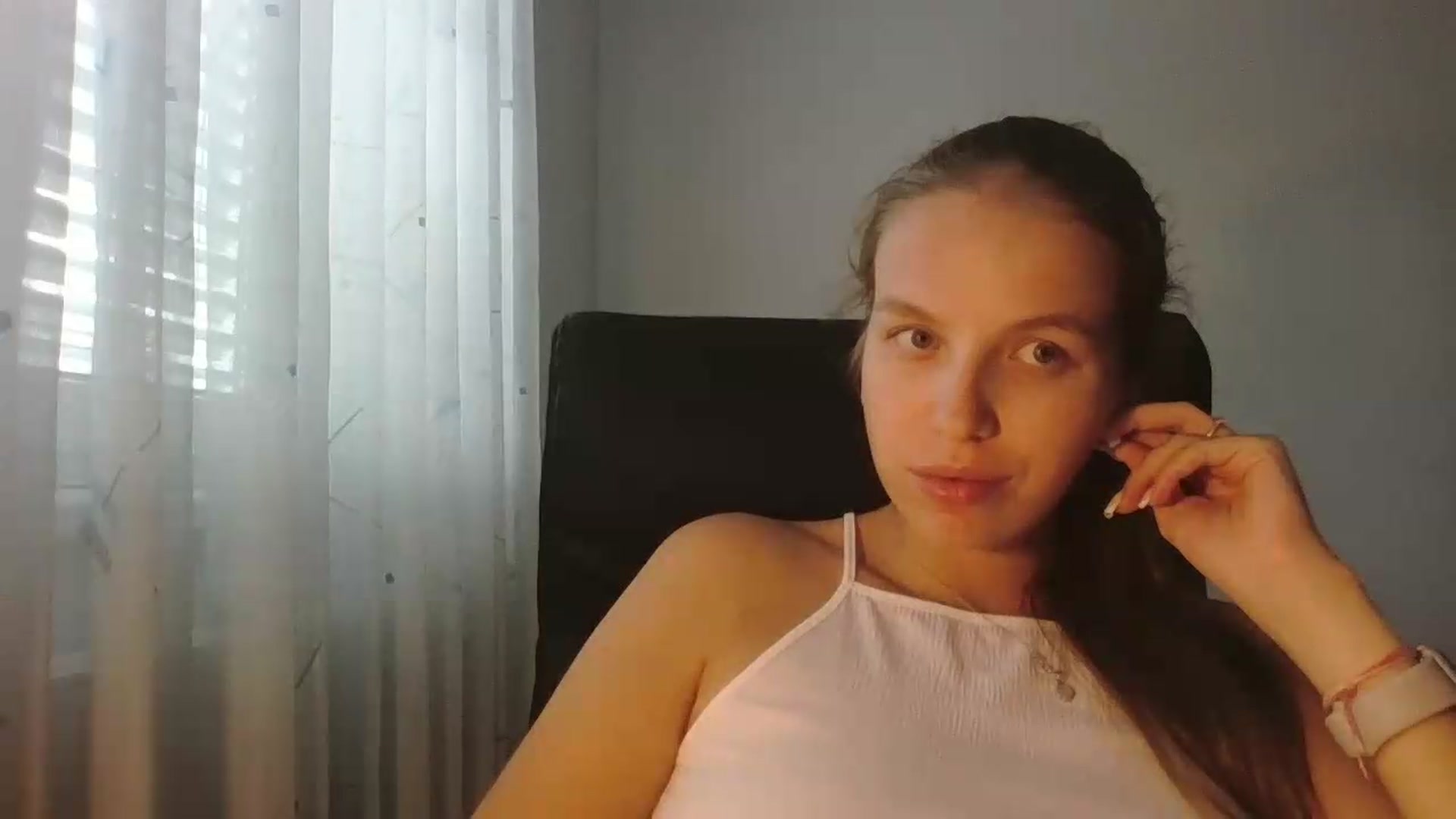 Gallery image thumbnail from Sofinka354's myfreecams stream on, 06/11/2026, 09:55 image 19 of 20
