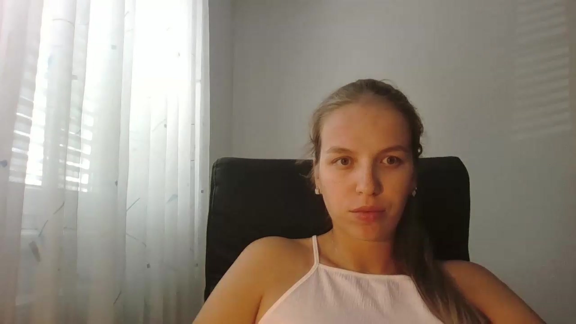Gallery image thumbnail from Sofinka354's myfreecams stream on, 06/11/2026, 09:55 image 10 of 20