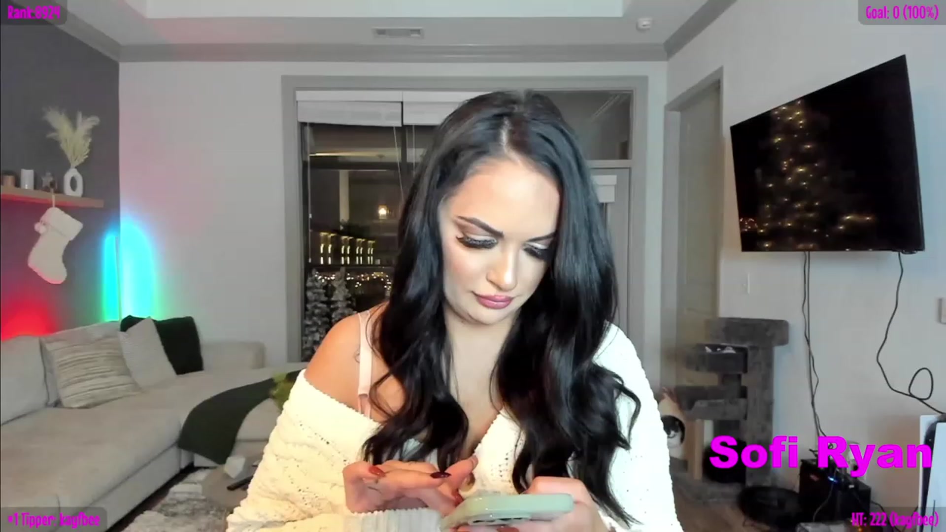 Gallery image thumbnail from Sofiryanxoxo's myfreecams stream on, 11/22/2022, 01:46 image 3 of 20