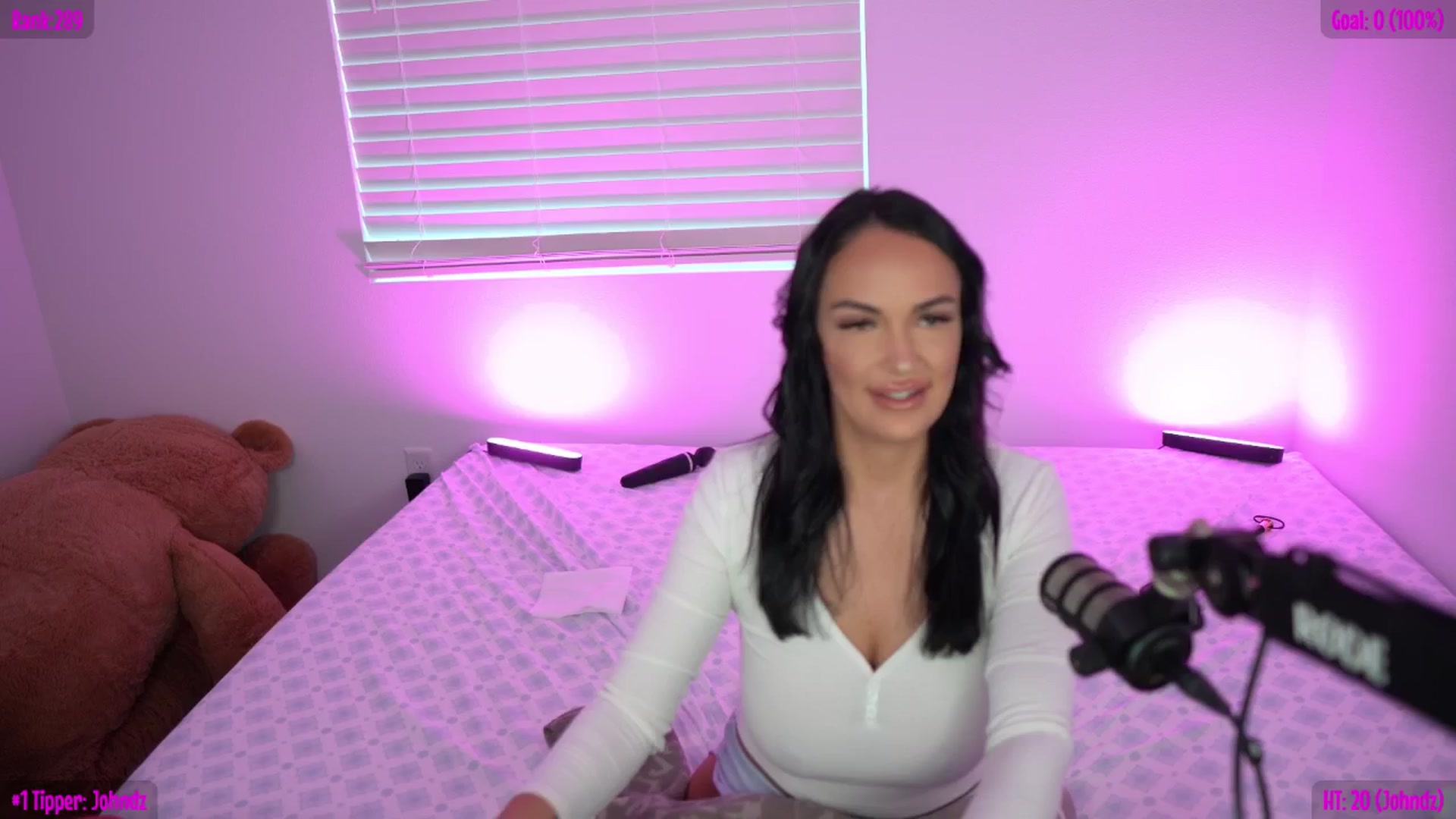 Gallery image thumbnail from Sofiryanxoxo's myfreecams stream on, 02/21/2026, 03:12 image 6 of 20
