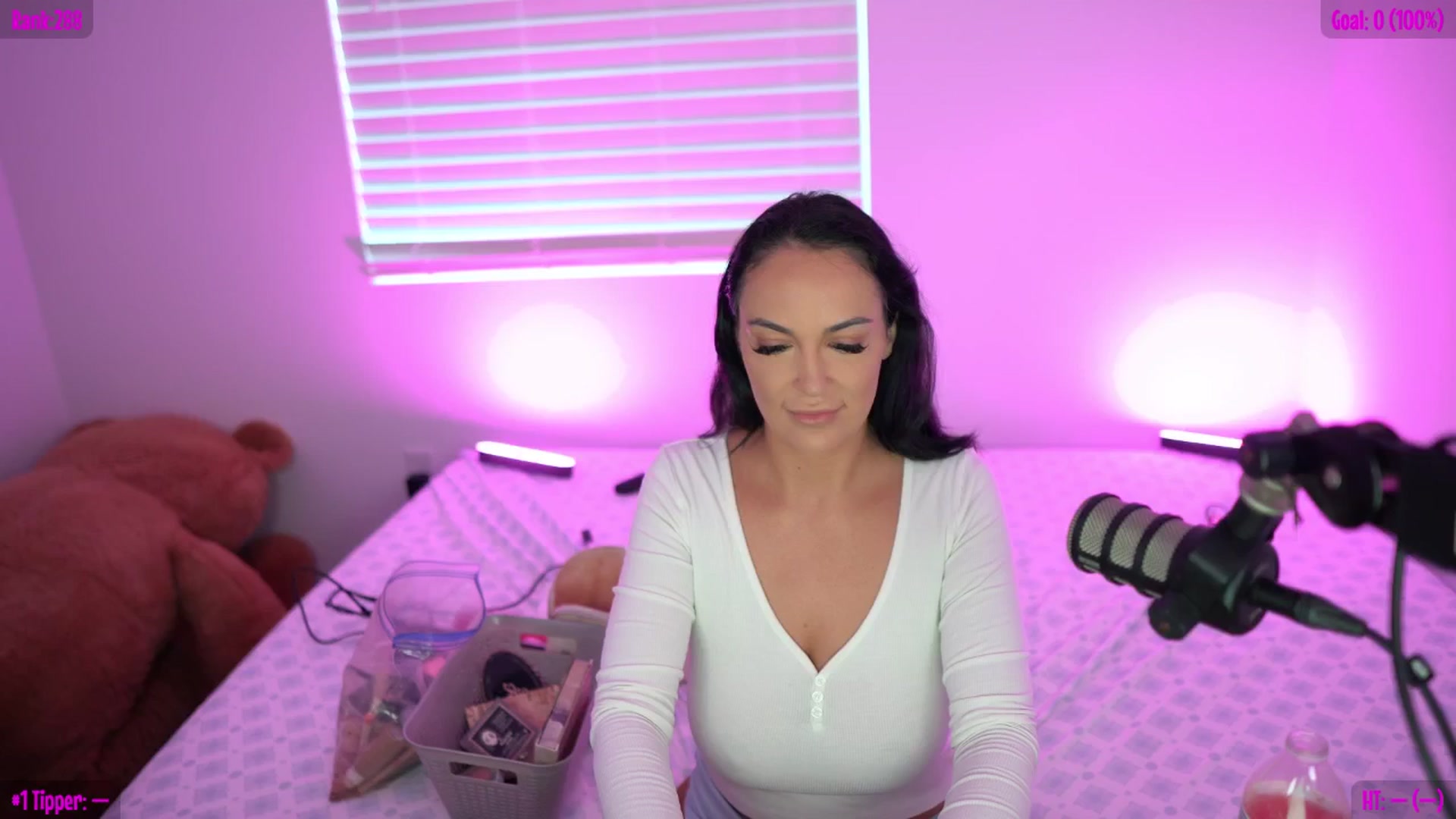 Gallery image thumbnail from Sofiryanxoxo's myfreecams stream on, 02/21/2026, 03:12 image 2 of 20