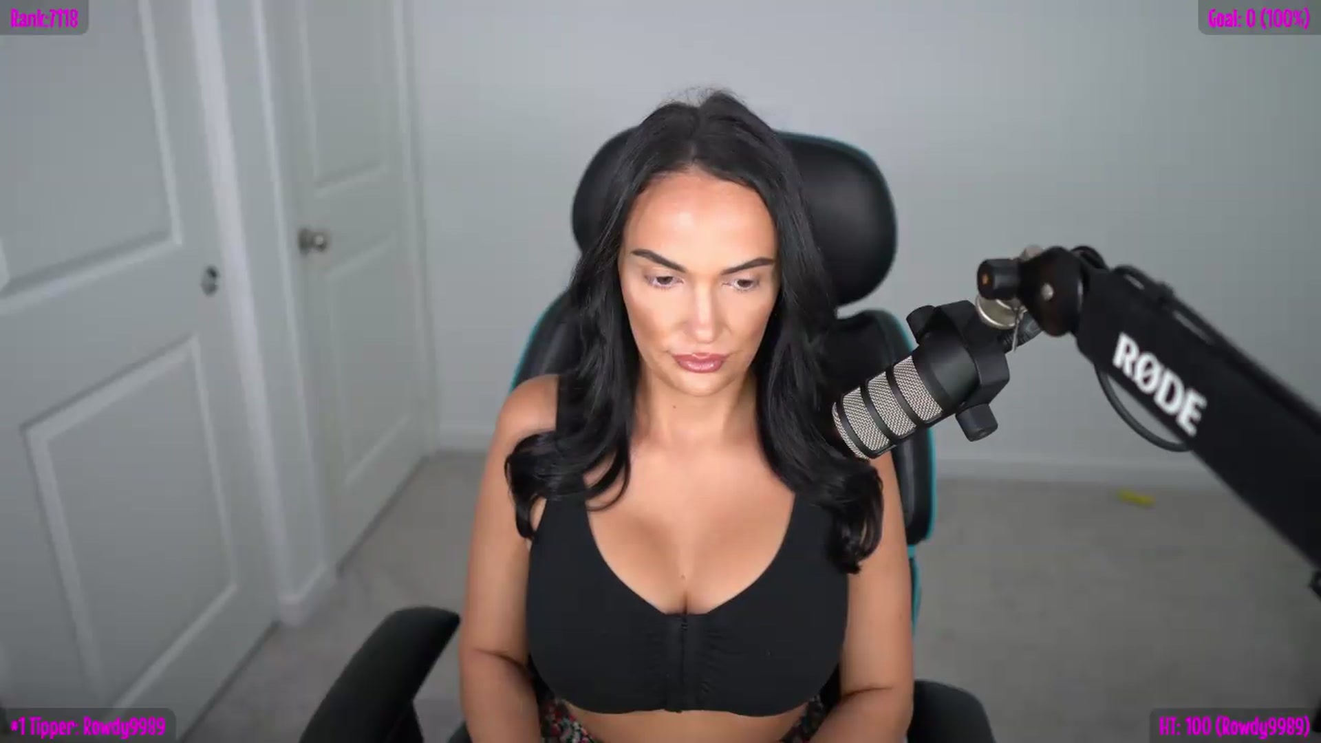 Gallery image thumbnail from Sofiryanxoxo's myfreecams stream on, 04/26/2026, 24:41 image 6 of 20